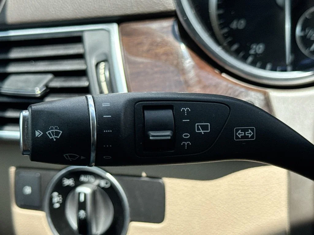 Used 2012 Black Mercedes-Benz ML 350 image 12