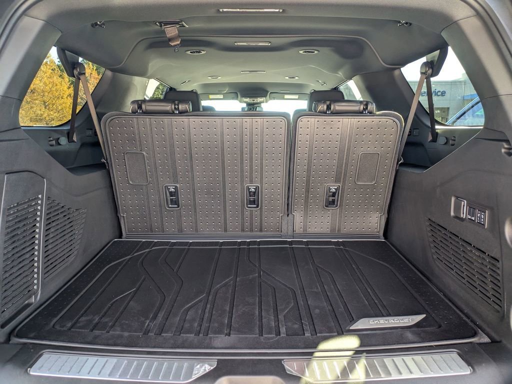 2025 Chevrolet Suburban Premier - Photo 30