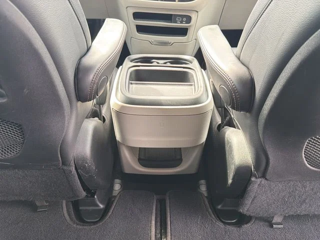 Certified Used 2018 Gray Chrysler Touring L image 26