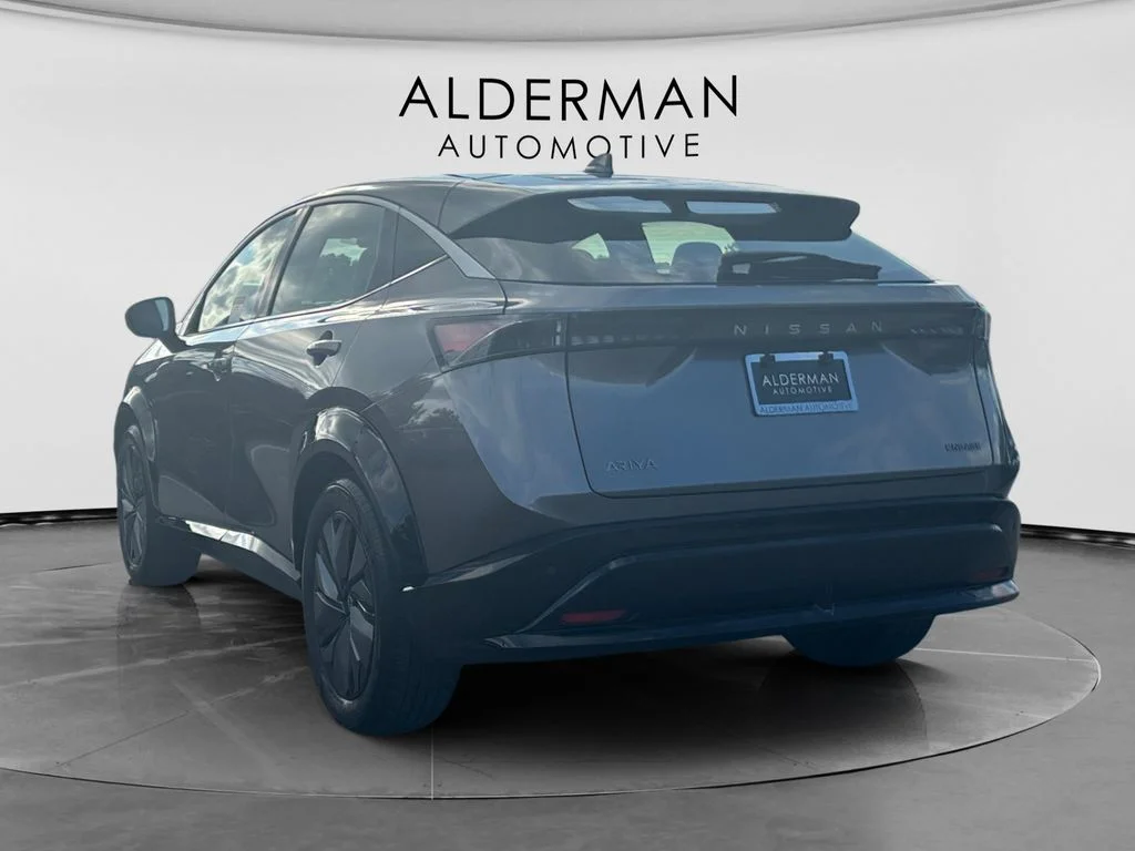 Used 2023 Gray Nissan ENGAGE image 3
