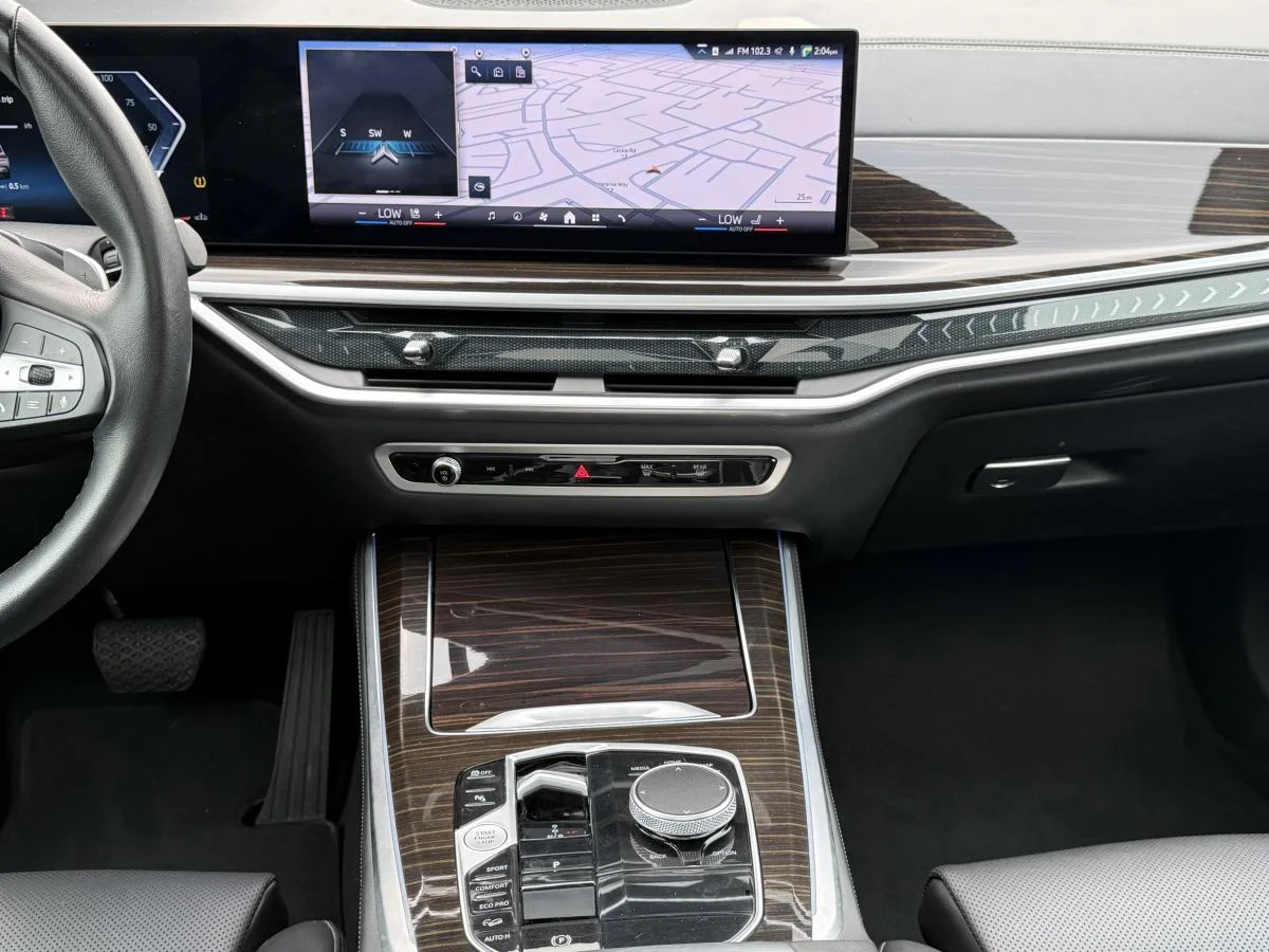 Used 2024 White BMW xDrive40i Sports Activity Vehicle image 24