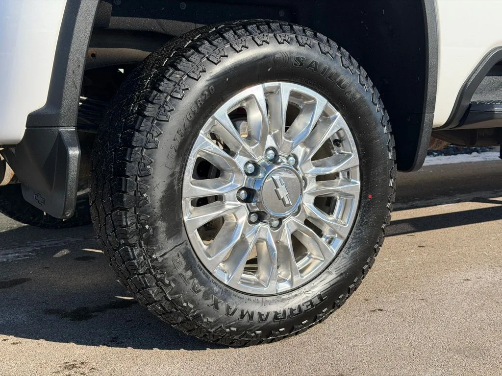 Used 2020 Beige Chevrolet High Country image 29