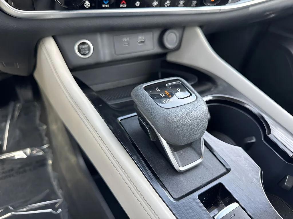 Used 2023 Black Nissan SL image 18
