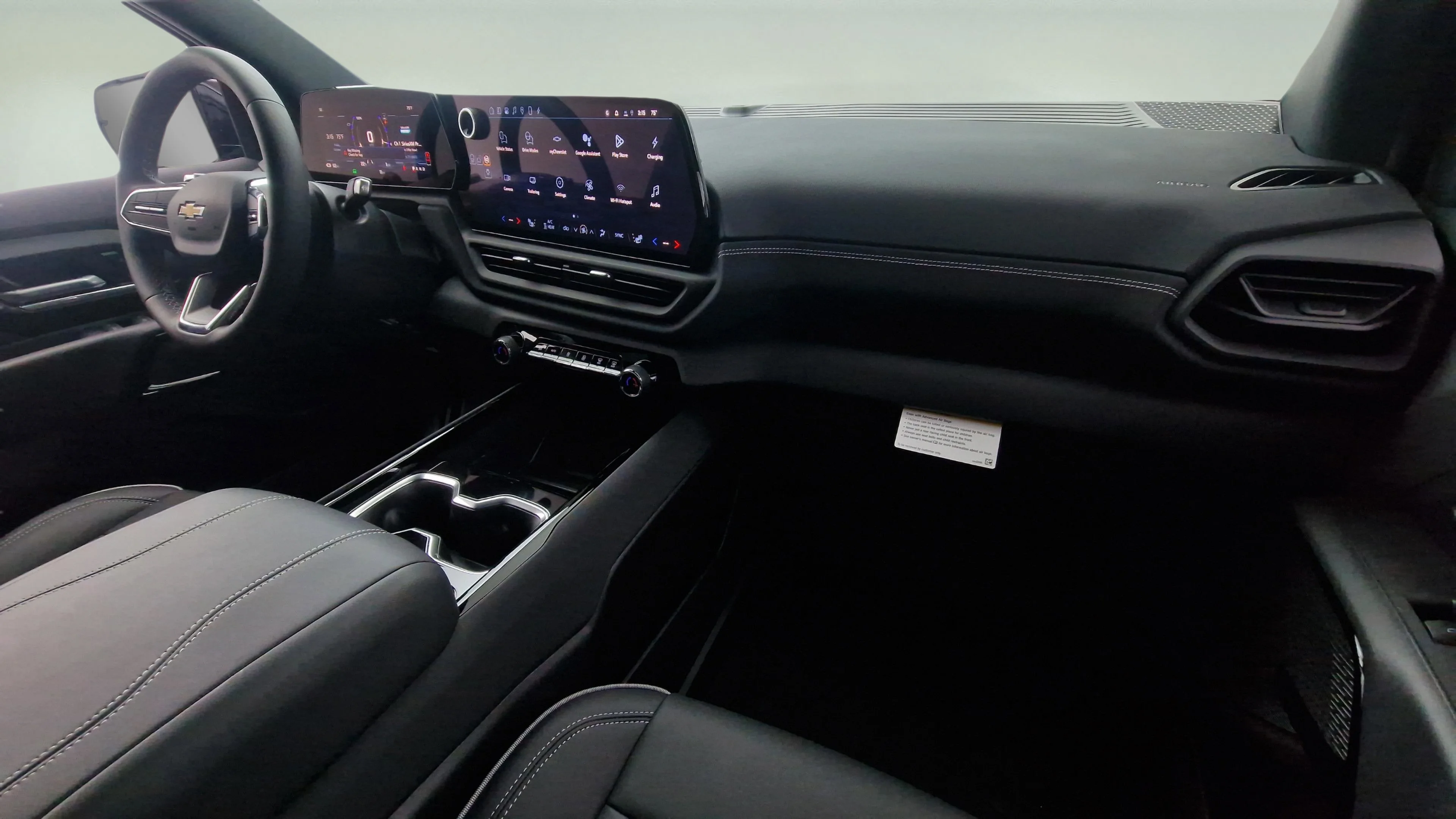 New 2026 Slate Gray Metallic Chevrolet LT - Standard Range image 15