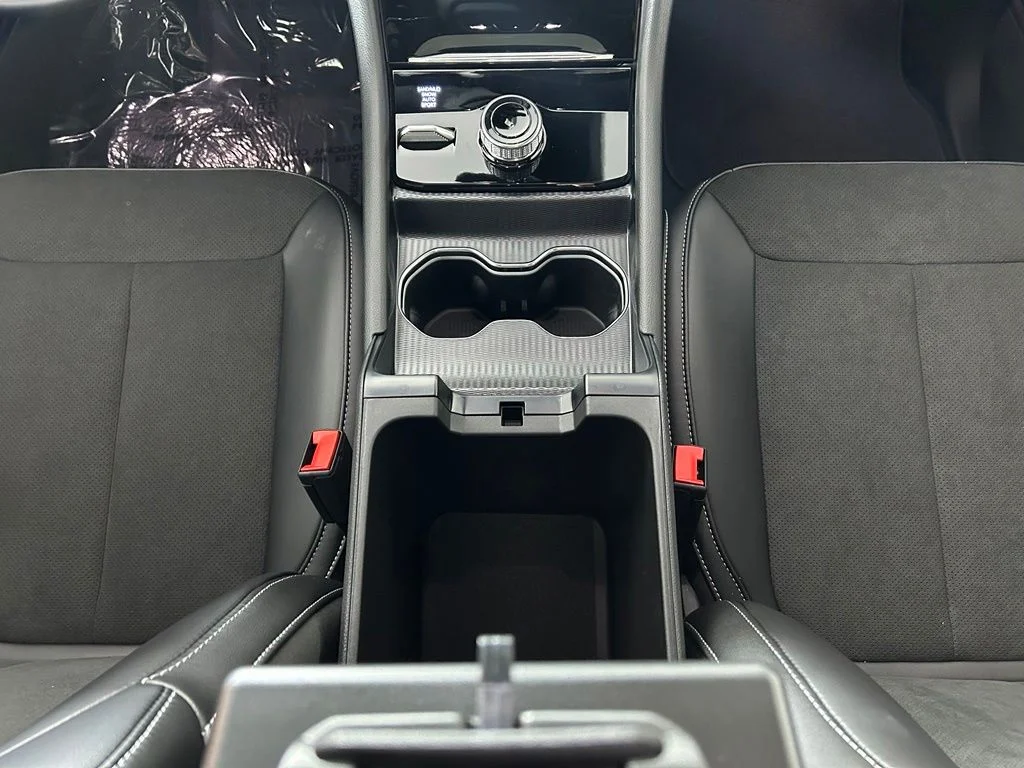 New 2026 Diamond Black Crystal Pearlcoat Jeep Altitude image 7