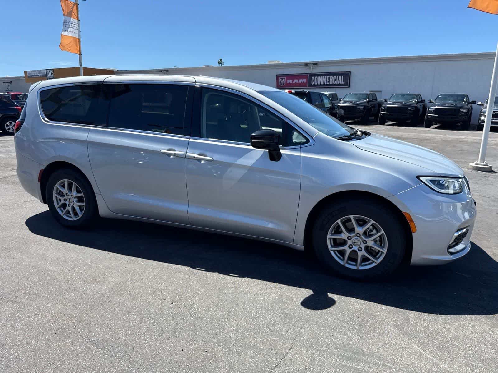 Used 2024 Silver Mist Clearcoat Chrysler Touring L image 10