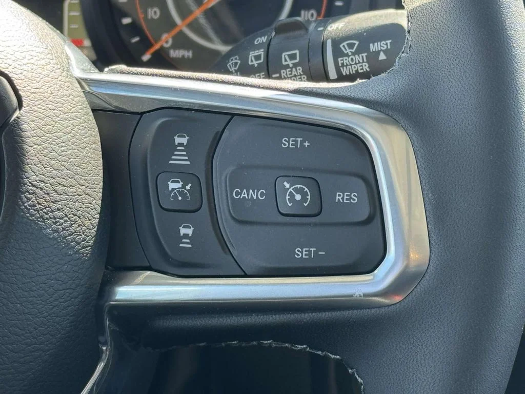 2025 Jeep Wrangler 4-Door Sahara - Photo 22
