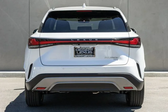 New 2026 Eminent White Pearl Lexus LUXURY image 4