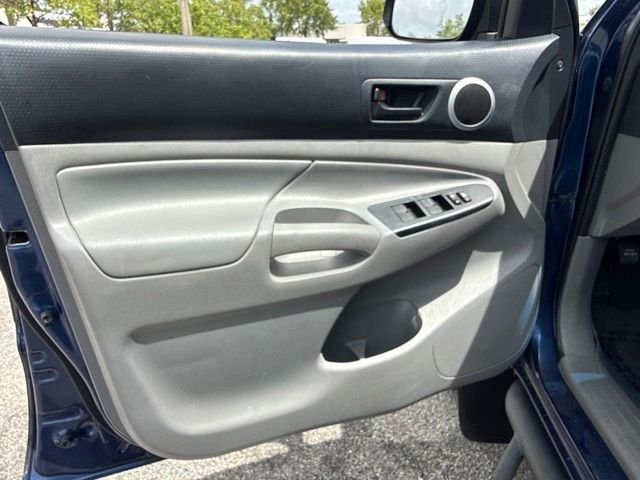 Used 2015 Blue Toyota PreRunner image 27