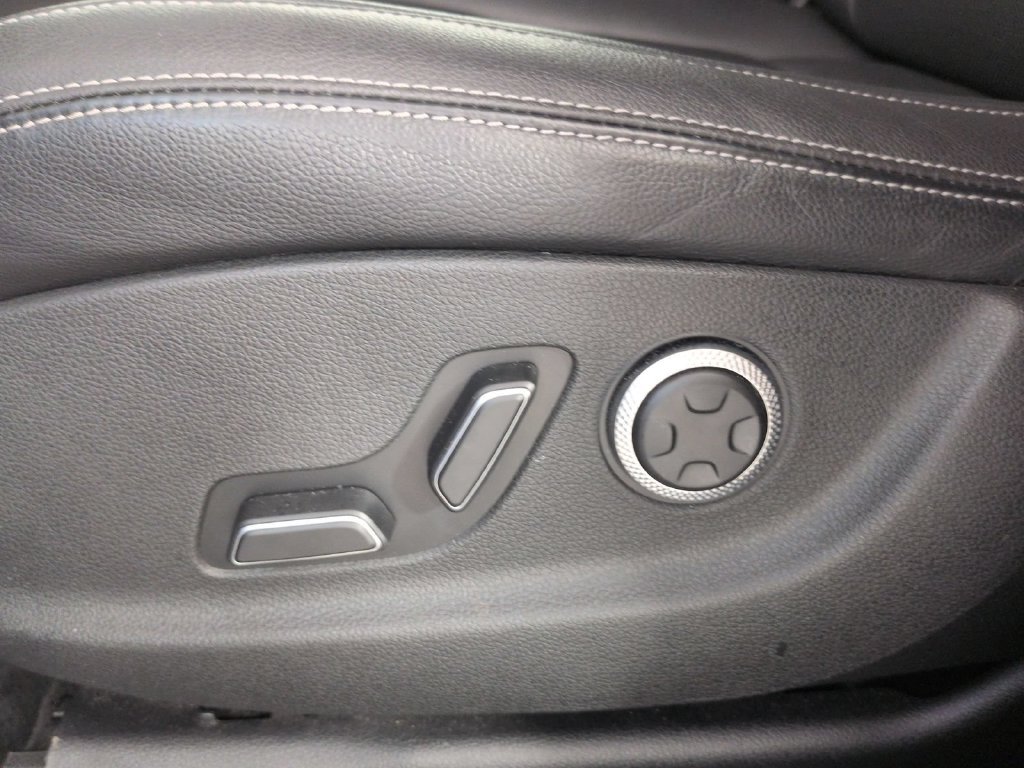 2025 GENESIS GV70 Standard - Photo 27