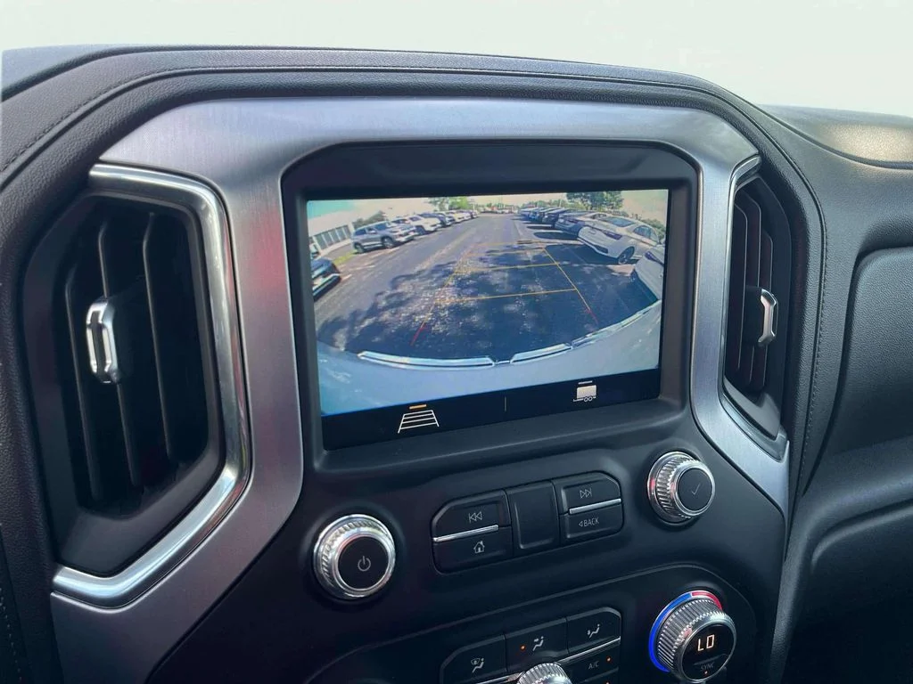 Used 2021 Summit White GMC Elevation image 10