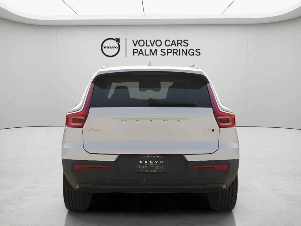 2026 Volvo XC40 Plus - Photo 8