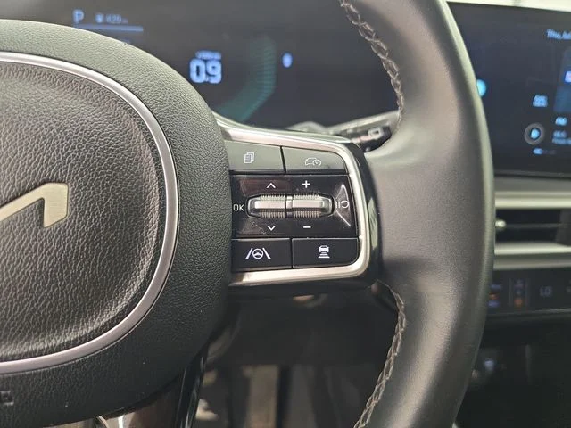 Used 2024 Glacial White Pearl Kia S image 30