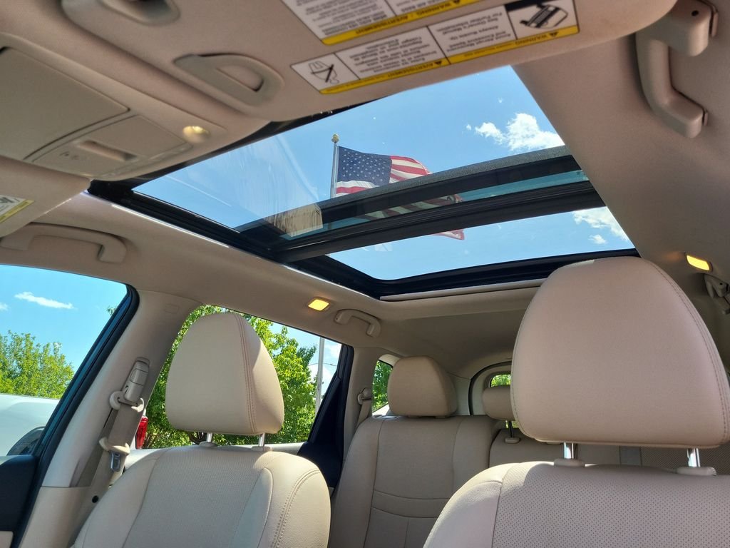 Used 2016 Blue Nissan SL image 35