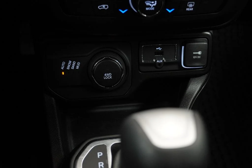 Used 2023 Gray Jeep Latitude image 35