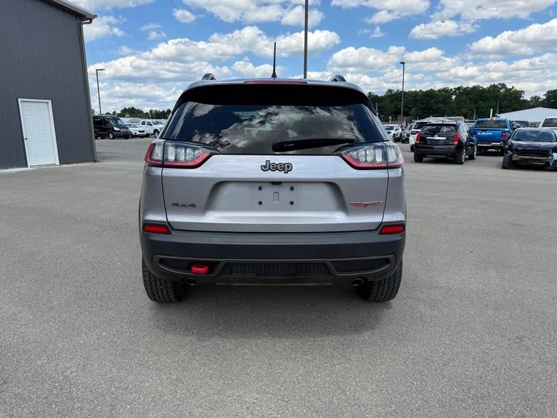 Used 2022 Silver Jeep Trailhawk image 7