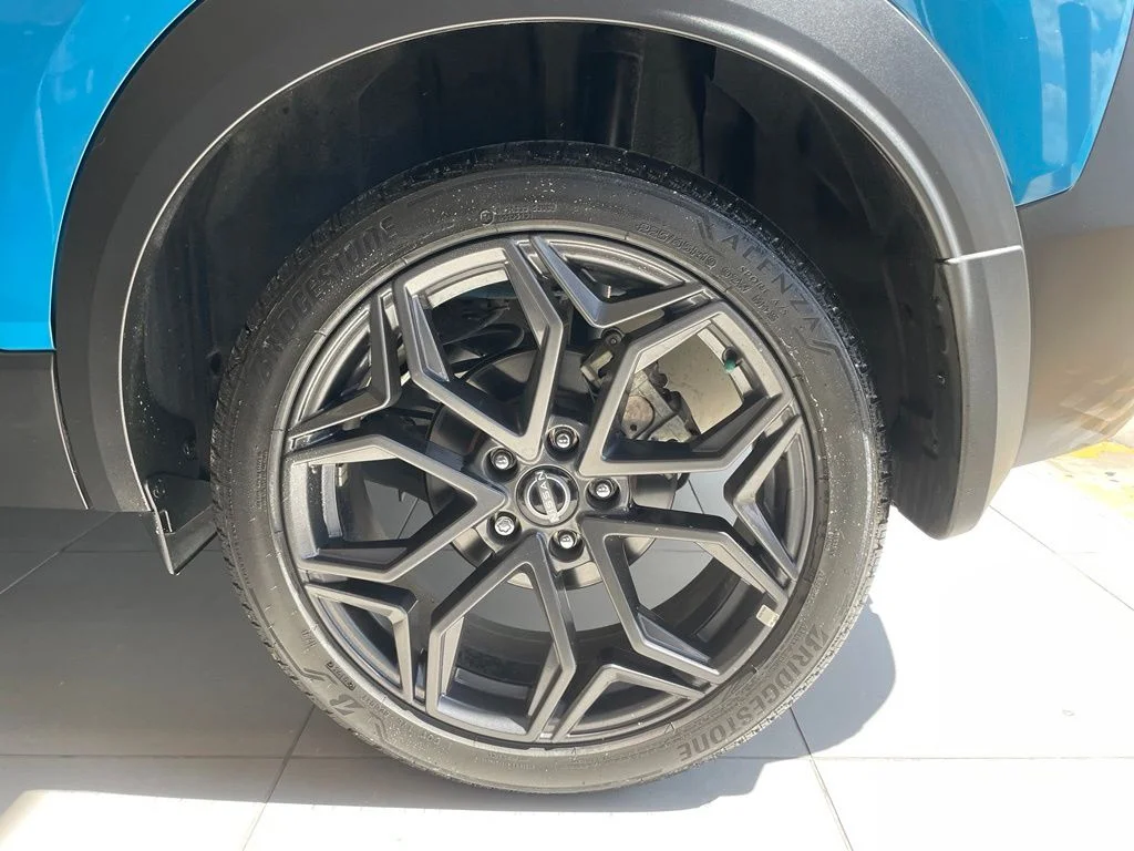 Used 2025 White Nissan SR image 17
