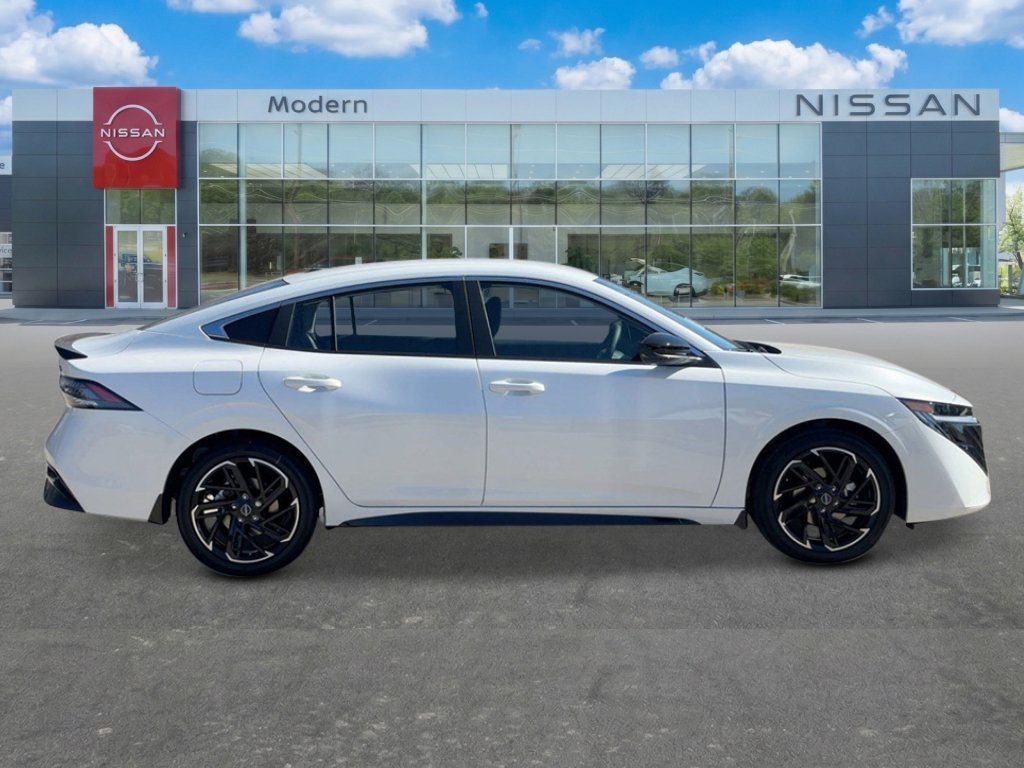 New 2027 Aspen White Tricoat Nissan SR image 6