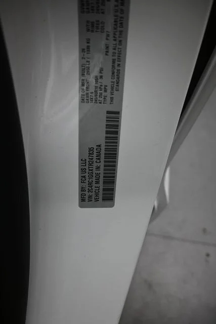 New 2026 Bright White Clear-Coat Exterior Paint Chrysler Limited image 14