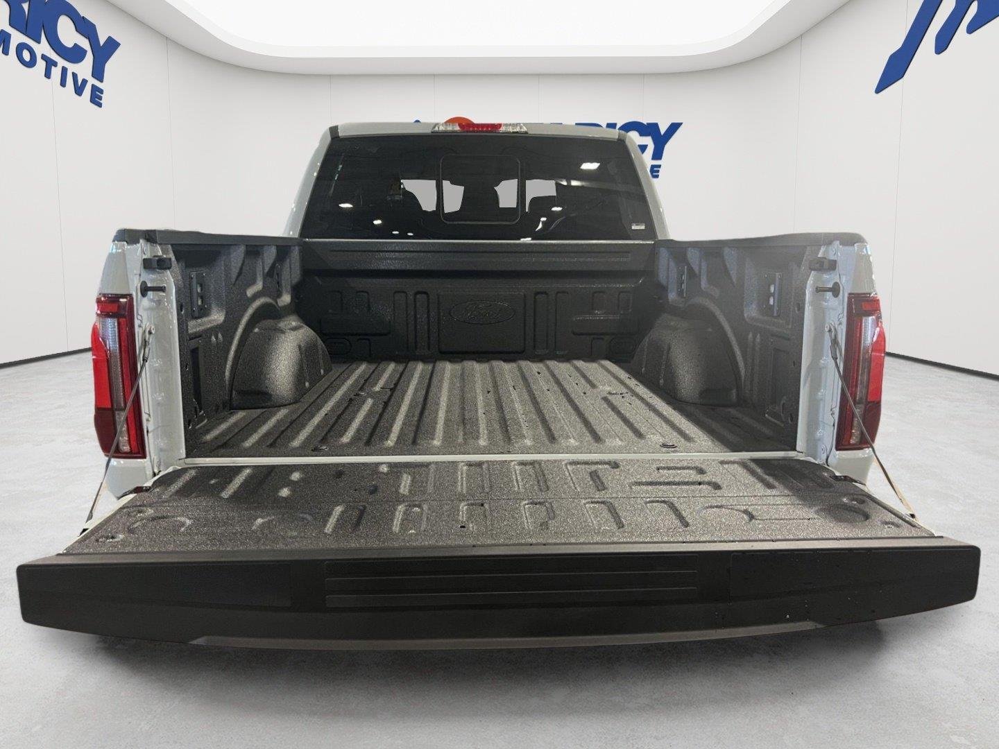 Used 2026 Avalanche Ford LARIAT image 5
