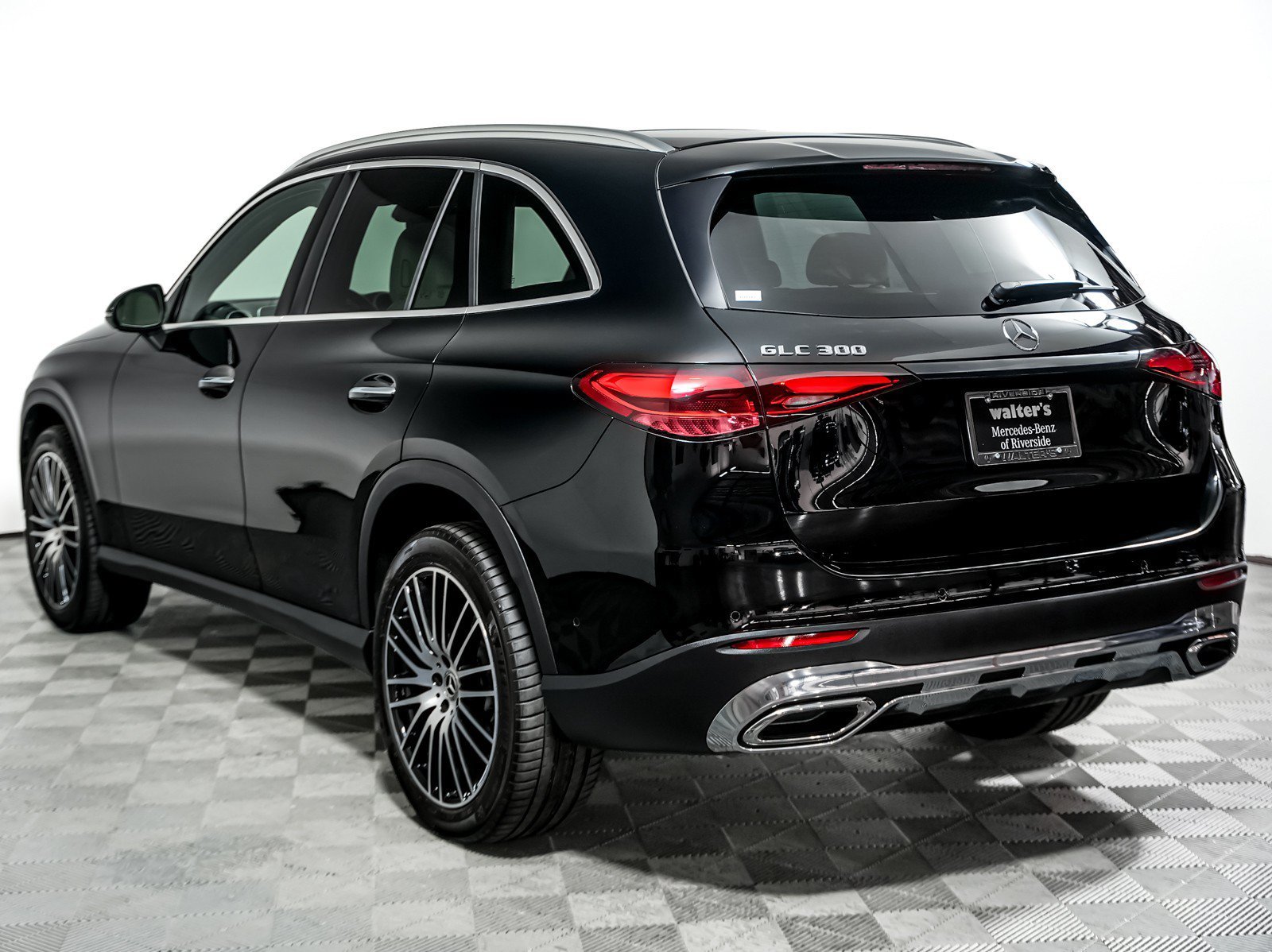 Certified Used 2024 Black Mercedes-Benz GLC 300 image 2