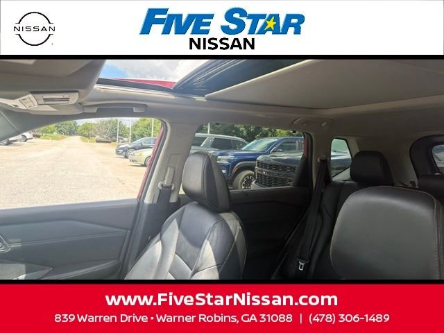 Used 2021 Red Nissan SL image 19