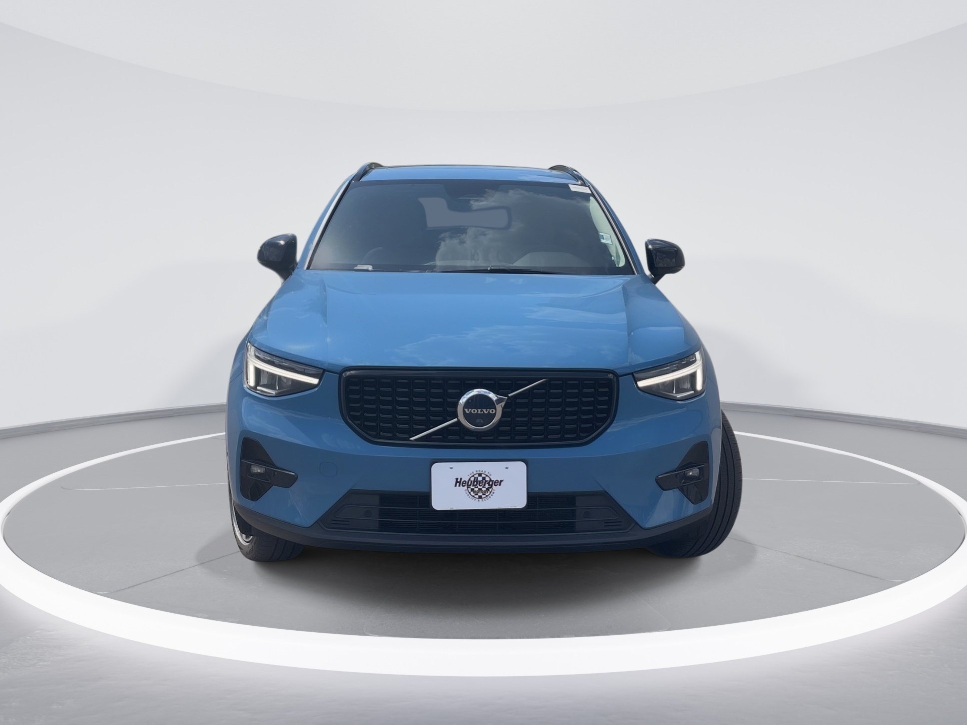 Used 2023 Thunder Grey Metallic Volvo Ultimate Dark Theme image 2