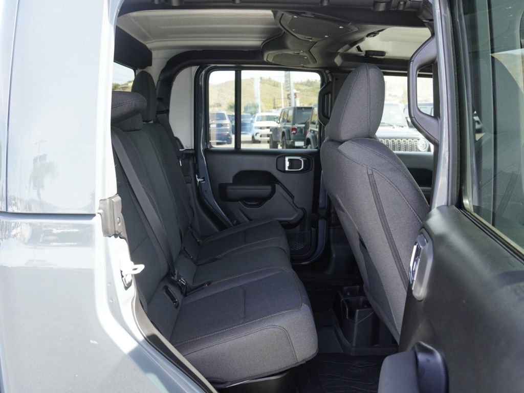 New 2026 Anvil Clear-Coat Exterior Paint Jeep Sport S Dark Sky Appearance image 23