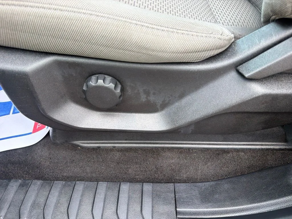Certified Used 2019 Blue Jeans Metallic Ford XLT image 28