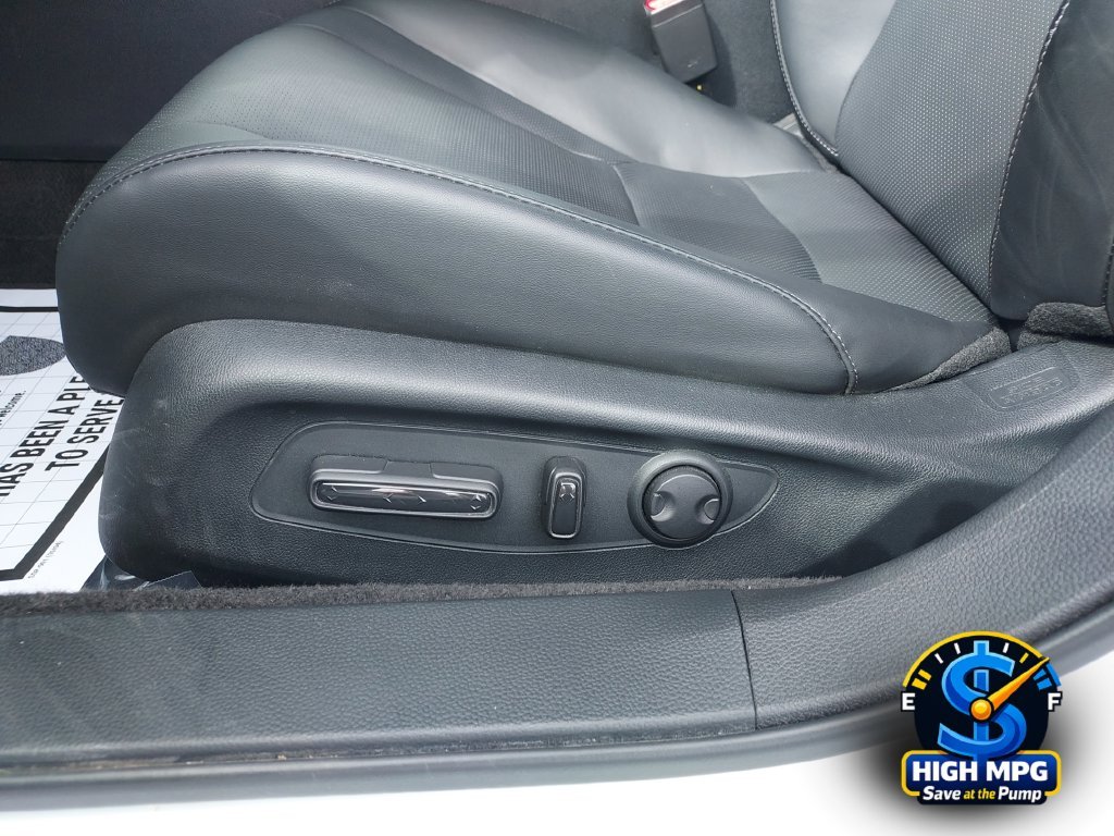 Used 2024 White Honda Touring image 10