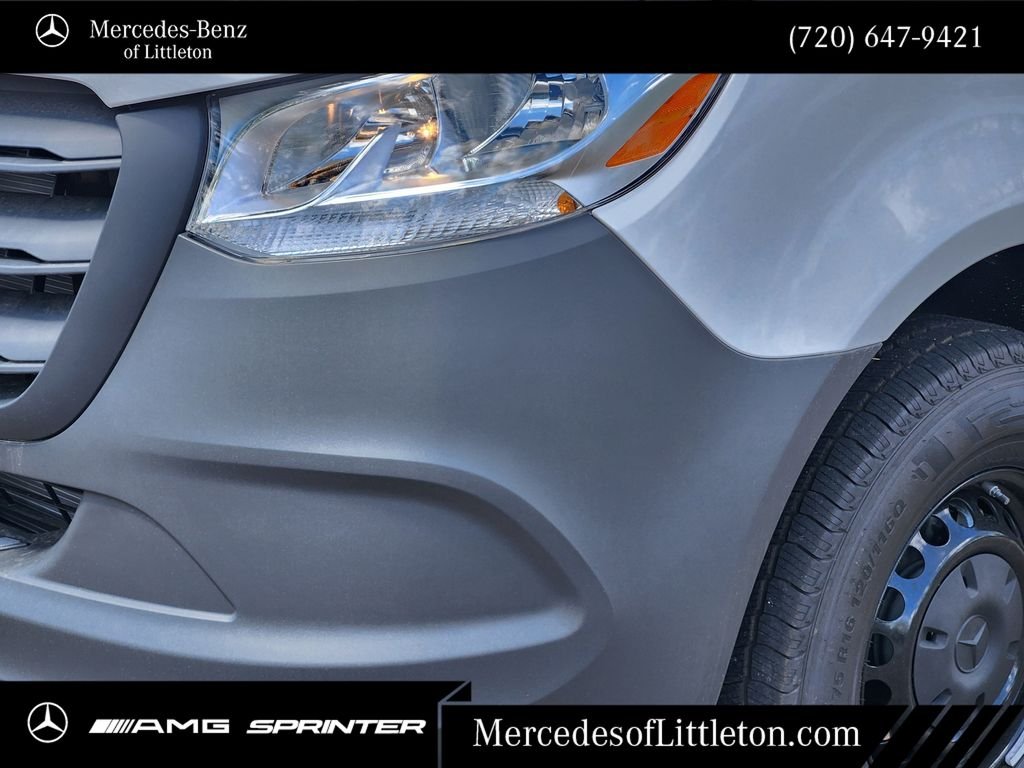 New 2026 Arctic+White Mercedes-Benz Cargo 144 WB image 8