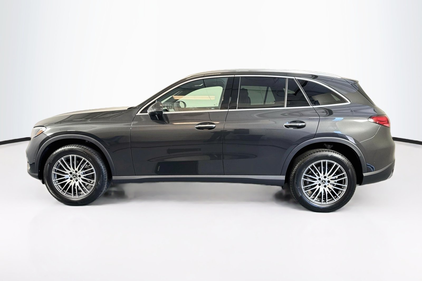 New 2027 Graphite Grey Metallic Mercedes-Benz GLC 300 image 8