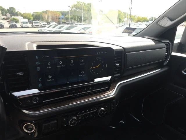 Used 2025 Black Chevrolet LT image 19