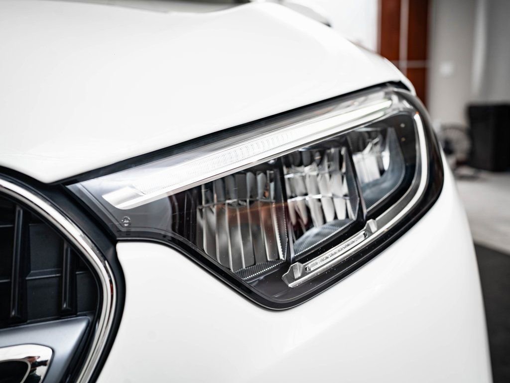 Used 2025 Polar White Mercedes-Benz GLC 300 image 15