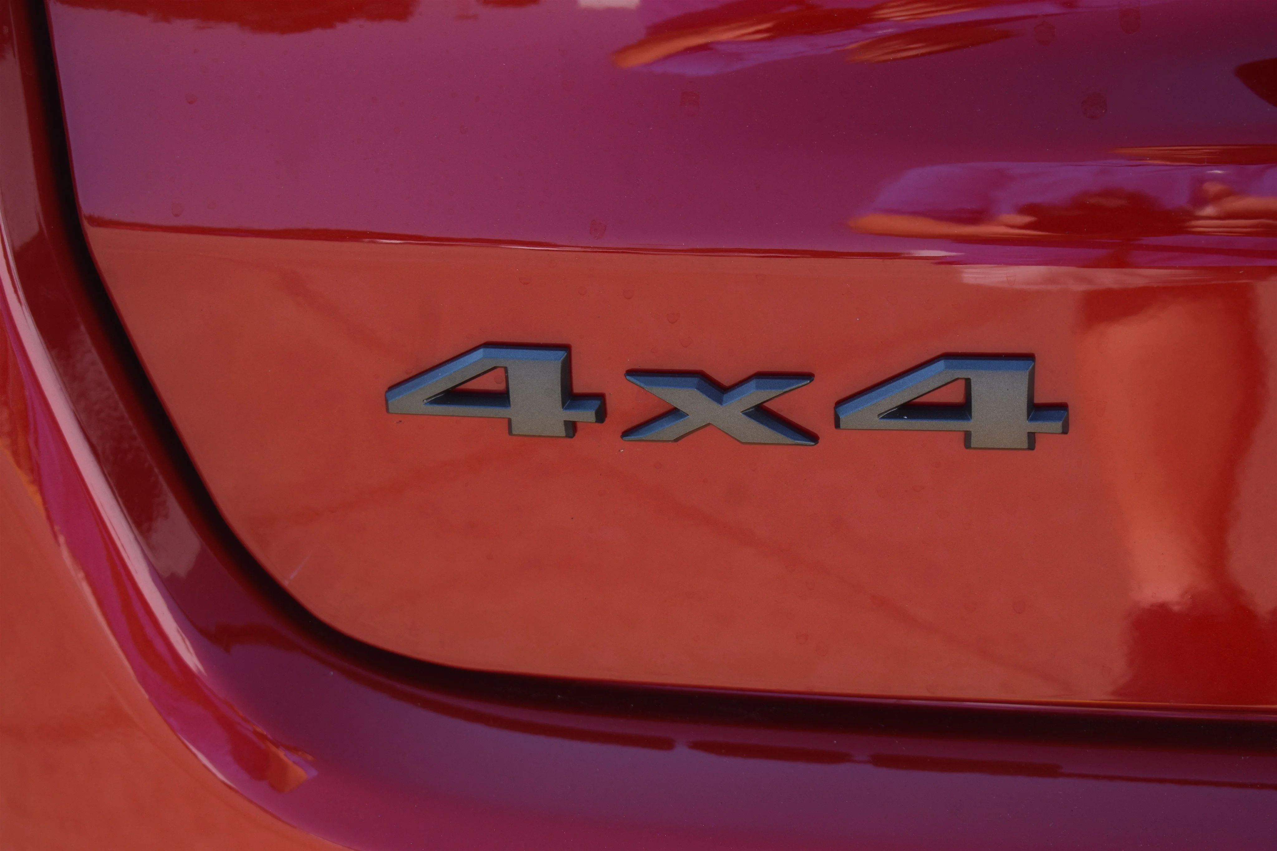 New 2026 Red Hot Pearlcoat Jeep Latitude Altitude image 7