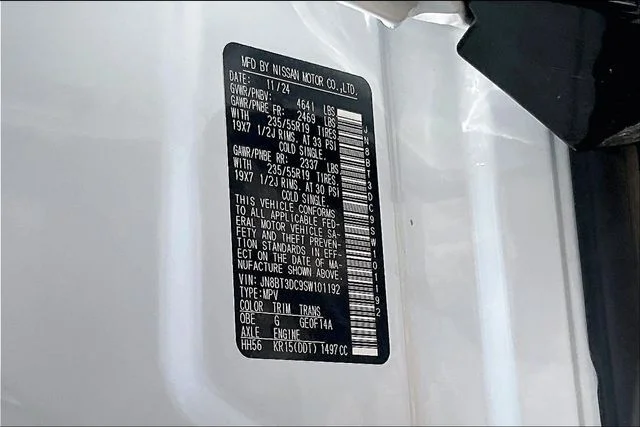 Used 2025 White Nissan Platinum image 30