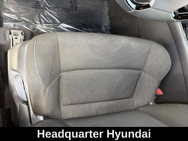 Used 2018 Silver Toyota XLE image 9
