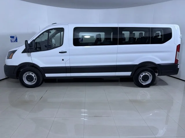New 2026 OXFORD WHITE Ford XL Low Roof 15 Passenger Van image 5