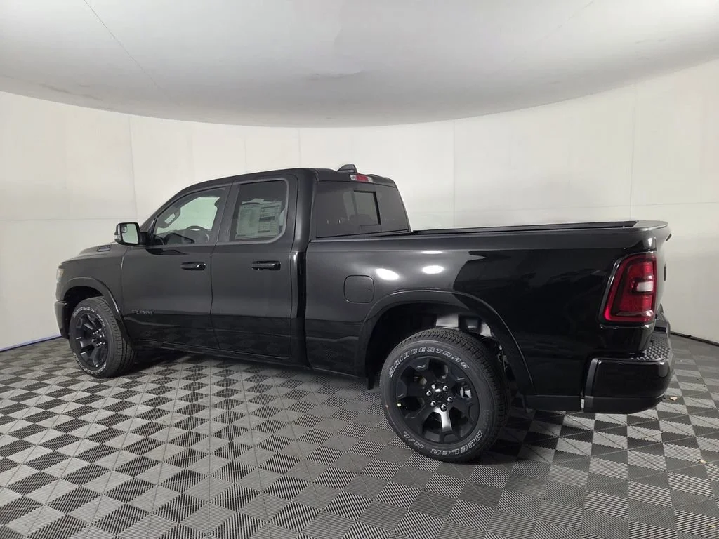 New 2026 Diamond Black Crystal Pearl-Coat Exterior Paint RAM Big Horn image 7