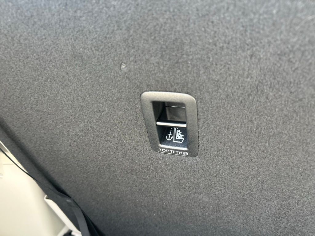 New 2026 White/off-white Volkswagen 2.0T SE w/Technology image 42