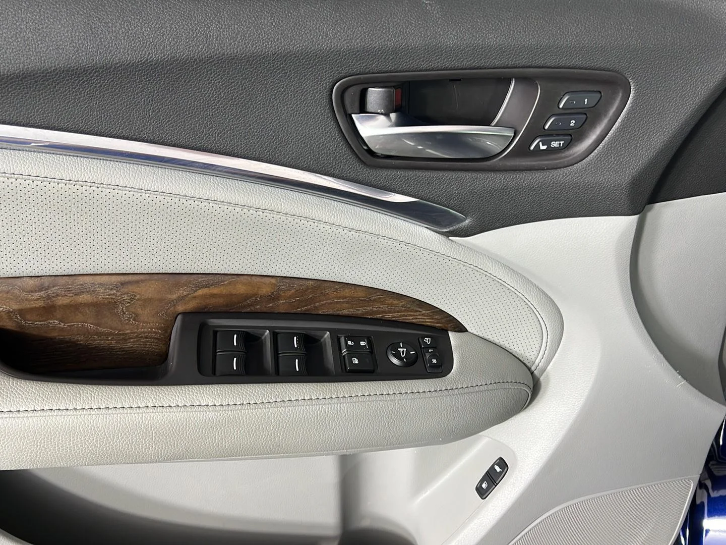 Used 2019  Acura w/Technology Pkg image 16
