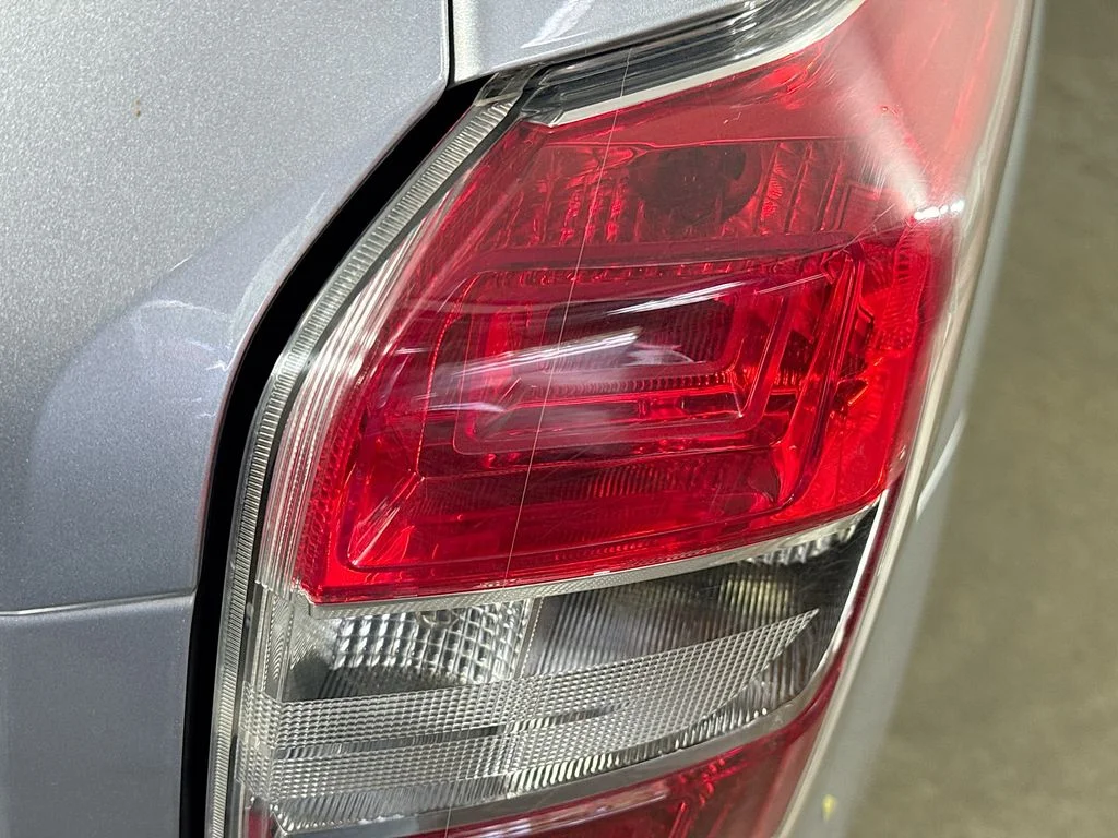 Used 2015 Silver Subaru 2.5i Limited image 34