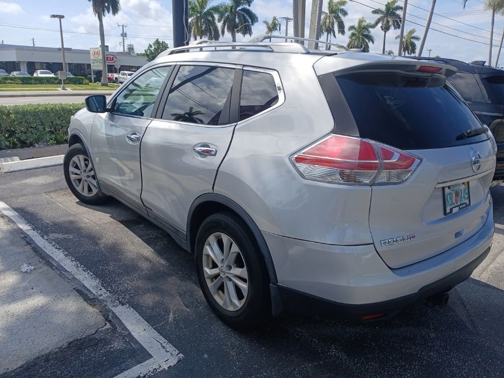 Used 2014 Silver Nissan SV image 2