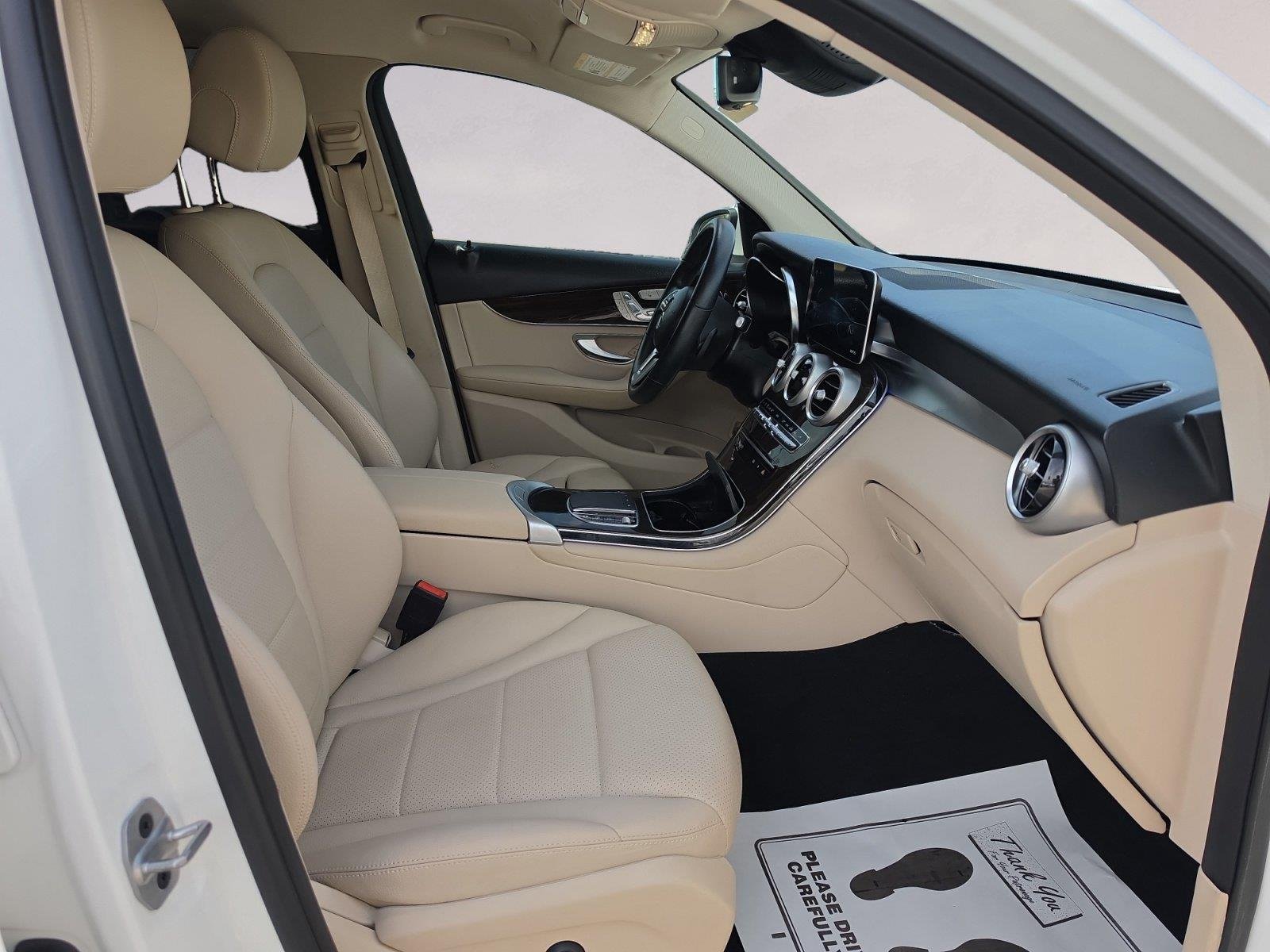 Used 2022 Polar White Mercedes-Benz GLC 300 image 15
