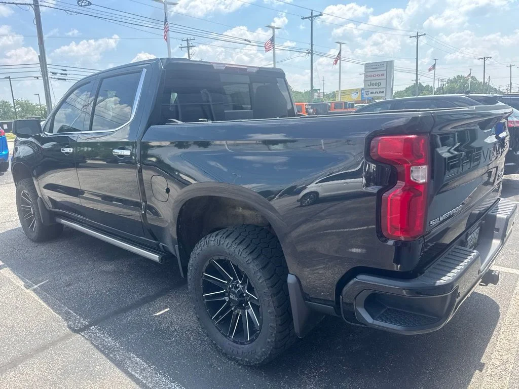 Used 2019 Black Chevrolet High Country image 9