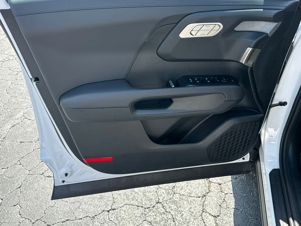 New 2027 White Kia EX image 10