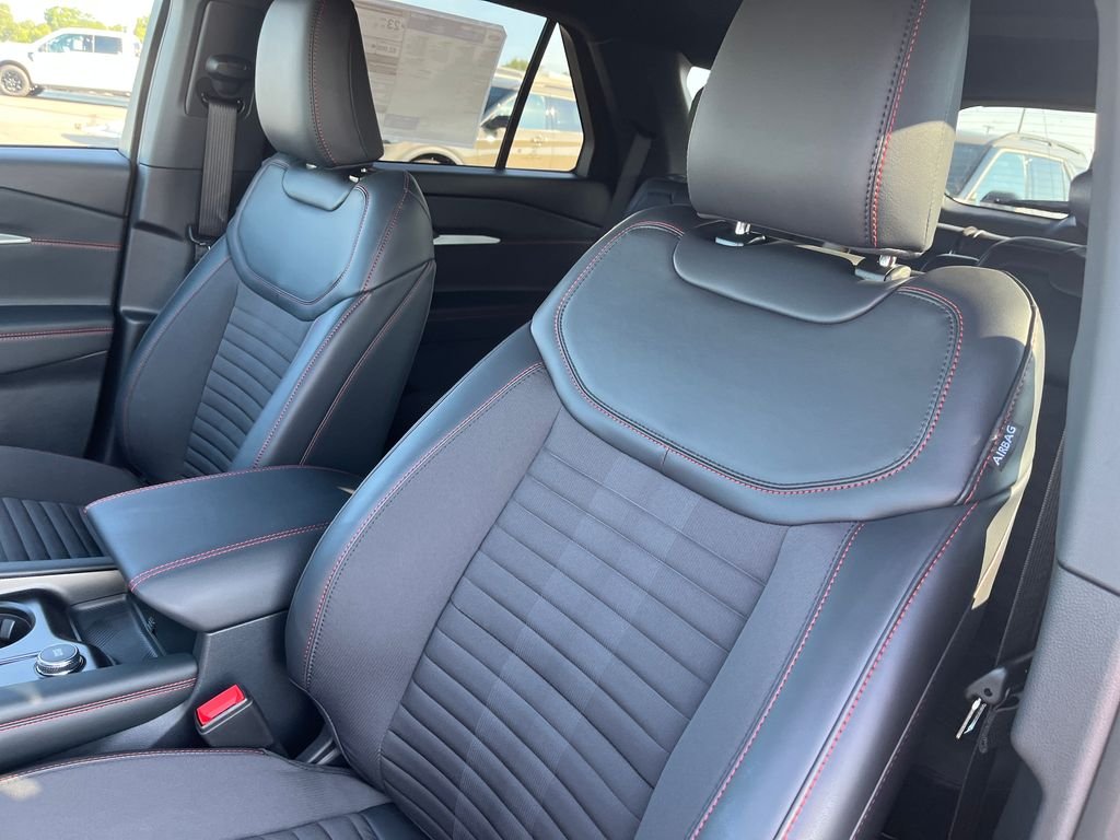 New 2027 Avalanche Gray Ford ST-Line image 12