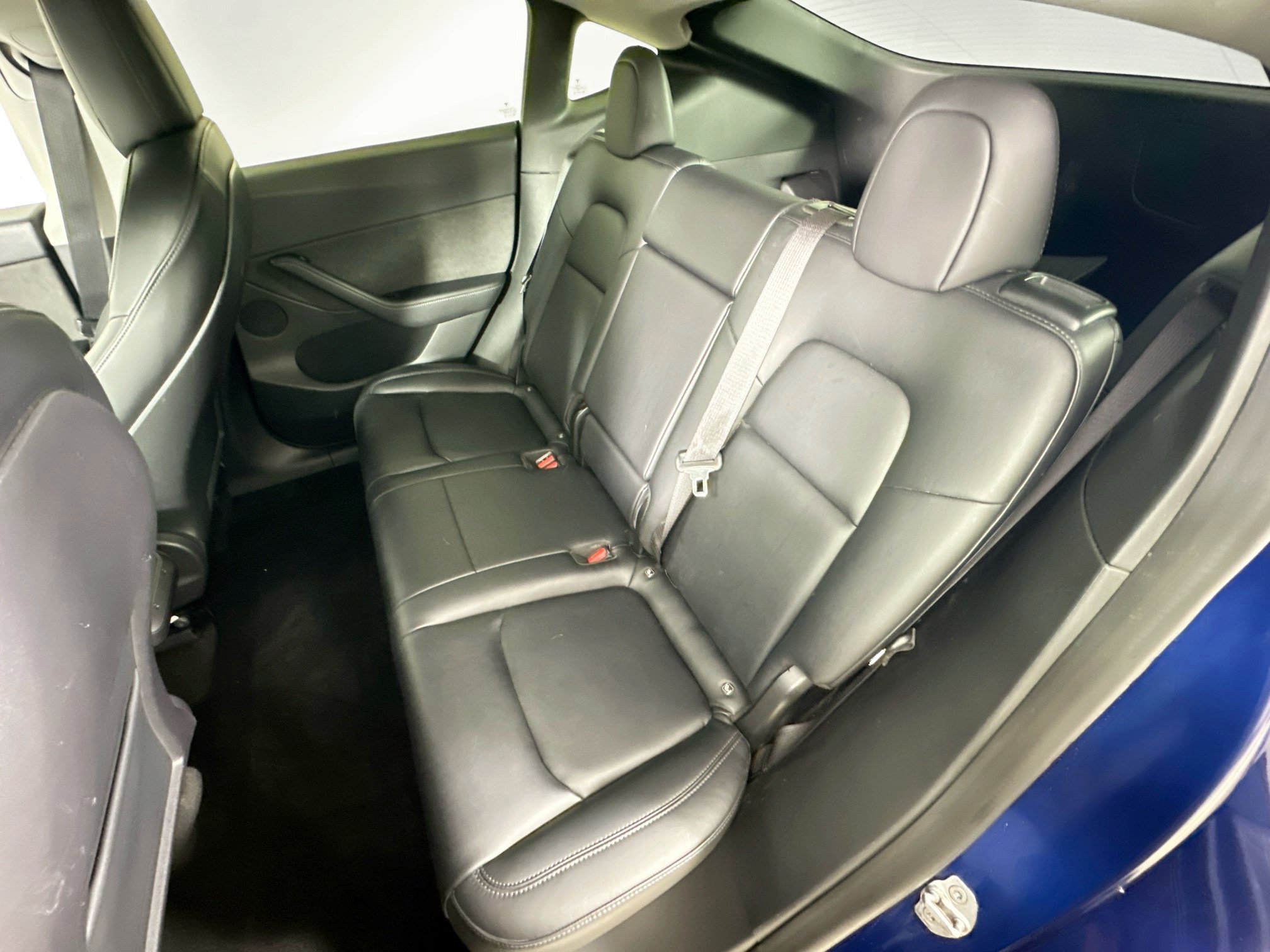 Used 2021  Tesla Performance image 33