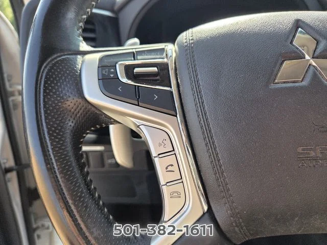Used 2018 White Mitsubishi SEL image 27