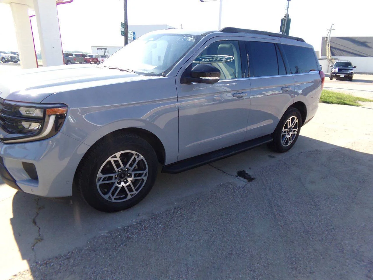 Used 2025 Gray Ford Active 4x4 4dr SUV image 3